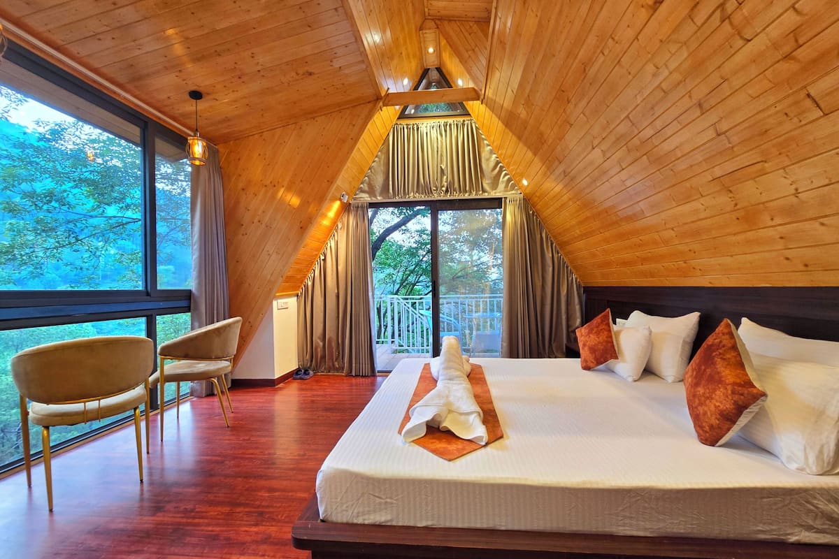 Elite Room | Laptop workspace, iron/ironing board, free WiFi
