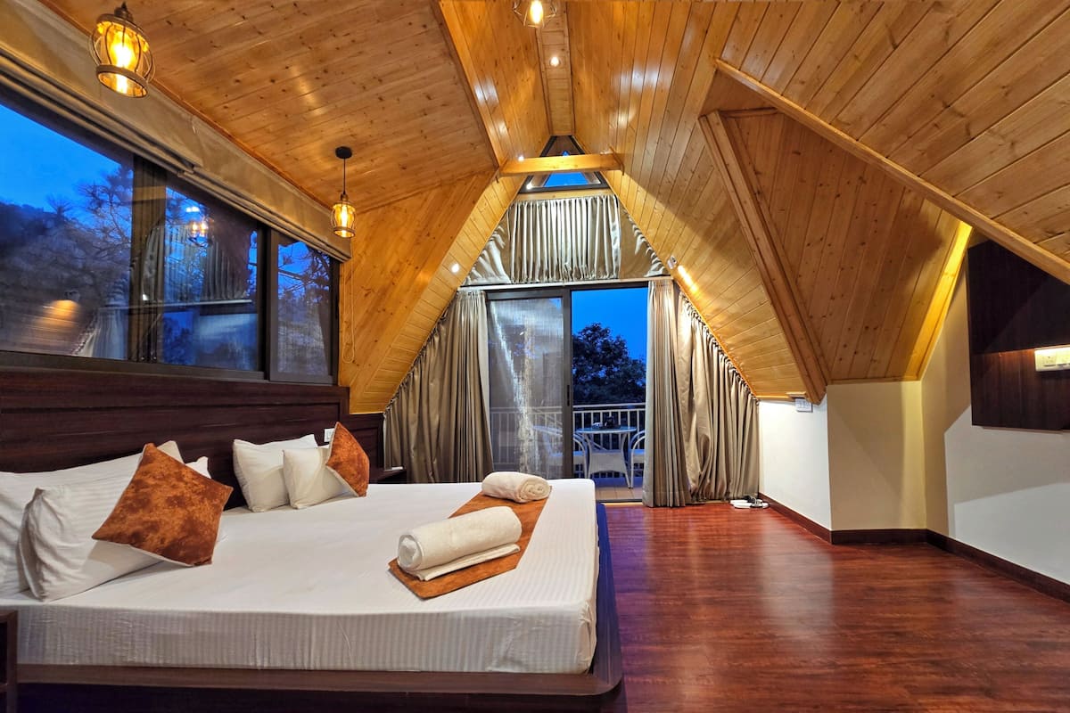 Premium Room, Balcony, Mountain View | Laptop workspace, iron/ironing board, free WiFi