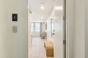 Interior - Casa Riviera 1 - Boutique Suites (Santa Barbara)