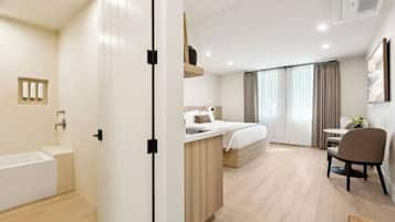 Strykejern/-brett, reiseseng for barn, wi-fi og sengetøy