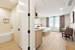 Iron/ironing board, travel cot, WiFi, bed sheets - Casa Riviera 4 - Boutique Suites (Santa Barbara)