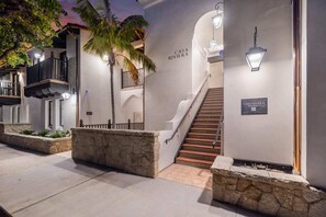 Property grounds - Casa Riviera 4 - Boutique Suites (Santa Barbara)