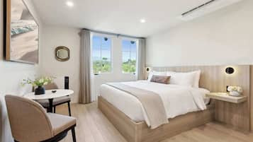 Iron/ironing board, travel cot, WiFi, bed sheets