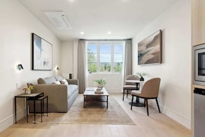 Smart TV - Casa Riviera 9 - Boutique Suites (Santa Barbara)