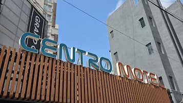 Mặt tiền nơi lưu trú