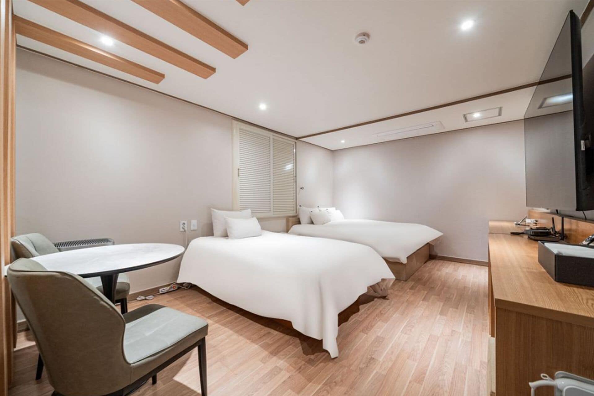 Phòng | Bàn, khu vực làm việc phù hợp cho laptop 