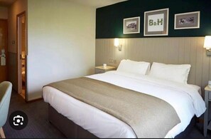 Skrivebord og wi-fi (inkludert)