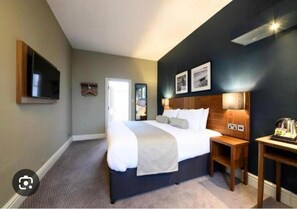 Desk, free WiFi - Moon Residency hotel (New Delhi)