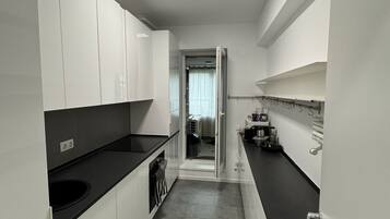 Micro-ondes, four, plaque de cuisson