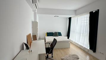 2 habitaciones, tabla de planchar con plancha, wifi y ropa de cama