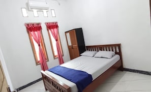 Standard Double Room, Air conditioning | Wheelchair access - Omah Warih Homestay (Wonosari)