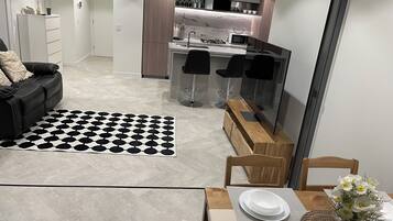 Departamento, 2 habitaciones, con acceso para personas discapacitadas, patio | Sala de estar