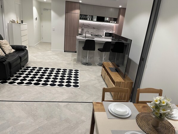 Departamento, 2 habitaciones, con acceso para personas discapacitadas, patio | Sala de estar