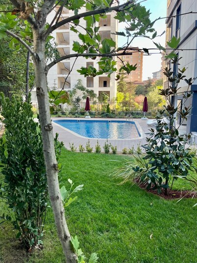Modern & Stylish 2-Bedroom Apartment with Fast Wi-Fi in Central Istanbul