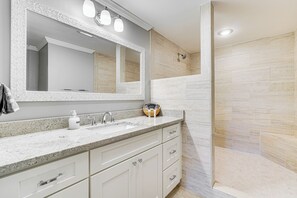 Apartment (3 Bedrooms) | Interior - Hike, Swim & Explore: Mtn-view Condo in Gatlinburg (Gatlinburg)
