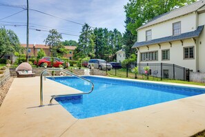 House (2 Bedrooms) | Interior - 1 Mi to Downtown Lynchburg: Cozy Apt w/ Pool (Lynchburg)