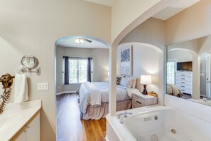 Apartment (2 Bedrooms) | Interior - Game & Movie Rooms! Unit 4 Mi to Branson Landing (Branson)