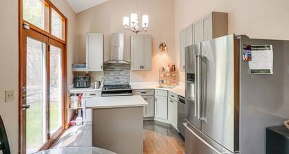 Private Yard & Grill: Quiet Getaway Near Albany!