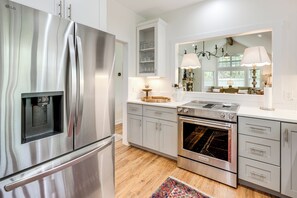 Cottage (3 Bedrooms) | Interior - Cottage 3 Mi to Dry Falls: Bring Your Pup! (Highlands)