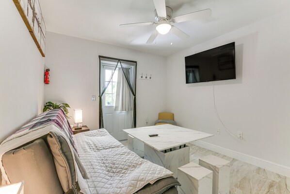 Interior - 8 Mi to Manatee Park: Cozy Getaway in Lehigh Acres (Lehigh Acres)