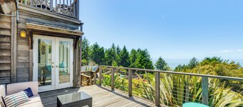 1 Mi to Black Sands Beach: Dreamy Coastal Cottage