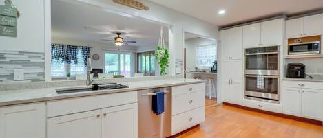 House (3 Bedrooms) | Interior