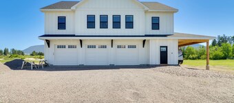 Home 21 Mi to Glacier Nat'l Park: Boat, Fish, Hike