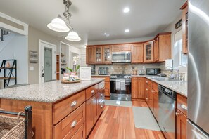 House (3 Bedrooms) | Interior