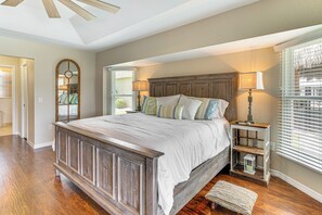 House (3 Bedrooms) | Interior - Heated Saltwater Pool & Dock: Port Charlotte Home (Port Charlotte)