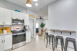 House (2 Bedrooms) | Interior - Walk to The Strand: Home in Historic Galveston (Galveston)