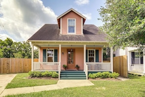 House (2 Bedrooms) | Interior - 2 Mi to L'auberge Casino: Home w/ Large Yard! (Baton Rouge)