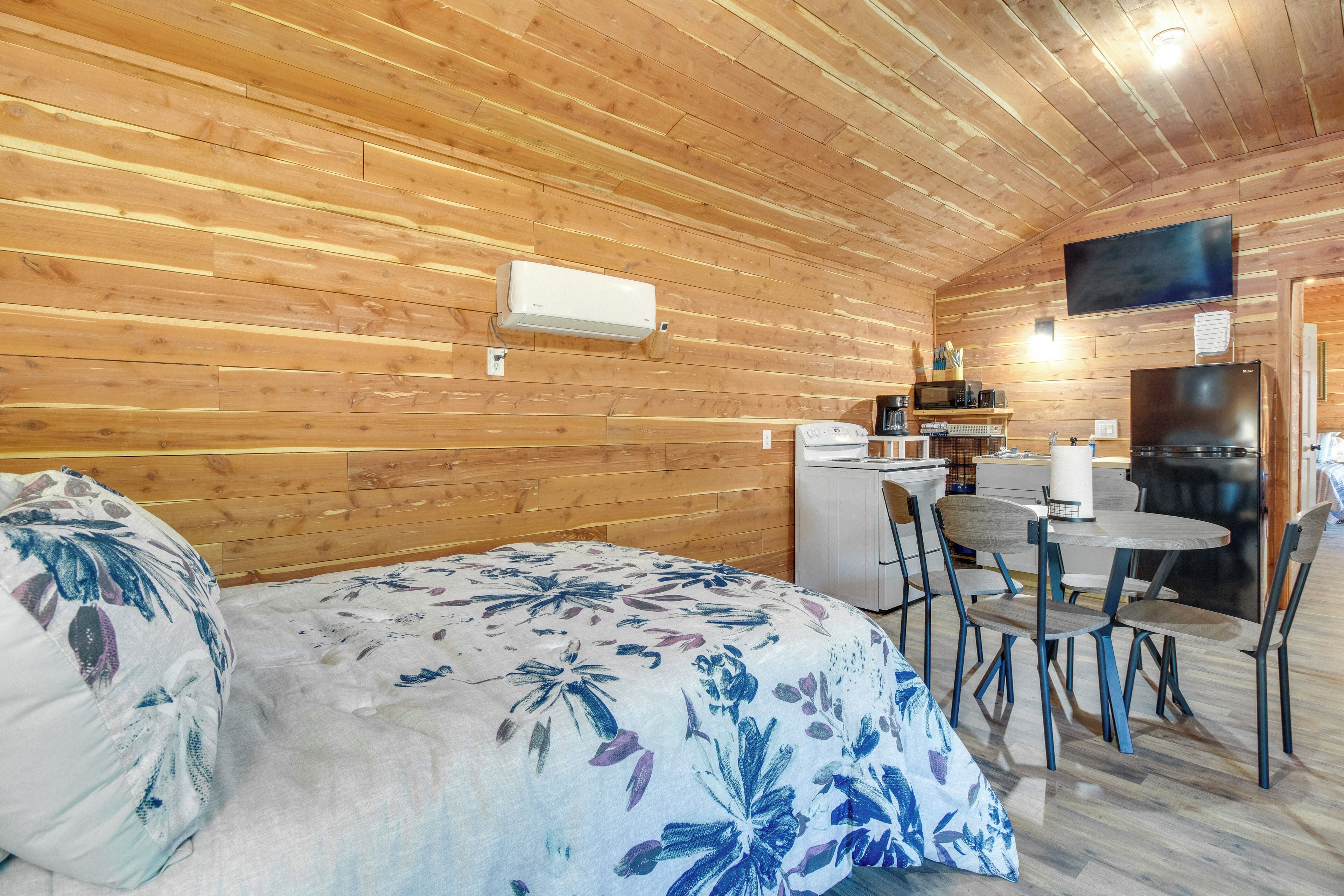 House (1 Bedroom) | Interior