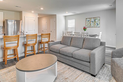 3 Mi to Shore: Family Townhome in Surfside Beach