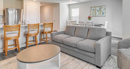 3 Mi to Shore: Family Townhome in Surfside Beach