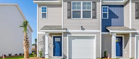 Apartment (3 Bedrooms) | Front of property