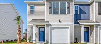 3 Mi to Shore: Family Townhome in Surfside Beach