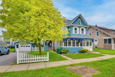 Walk to St Lawrence River: Clayton Apt w/ Porch!