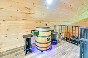 Interior - Near Mammoth Cave: Family-friendly Cabin w/ Patio! (Cave City)