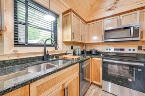 House (2 Bedrooms) | Interior