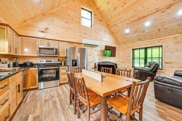 House (2 Bedrooms) | Interior - Near Mammoth Cave: Family-friendly Cabin w/ Patio! (Cave City)