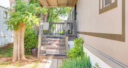 13 Mi to Okc: Edmond Home w/ Pool Access!