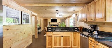 Talo (6 Bedrooms) | Sisätilat