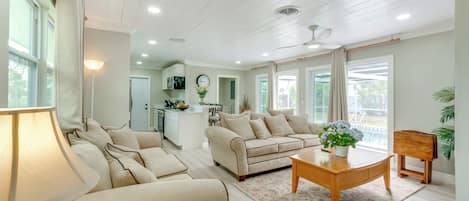 House (3 Bedrooms) | Interior