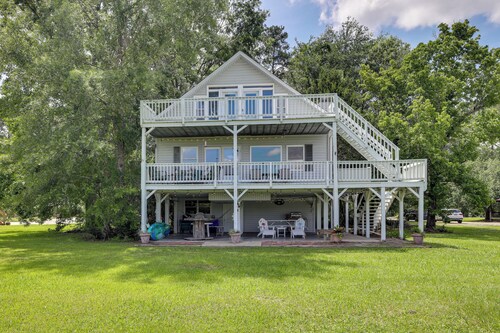 Spacious Riverfront Cottage w/ Dock in Green Pond!