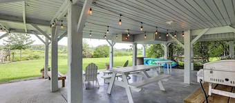 Spacious Riverfront Cottage w/ Dock in Green Pond!
