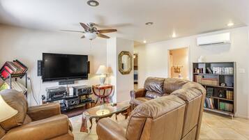 Rumah (2 Bedrooms) | Interior