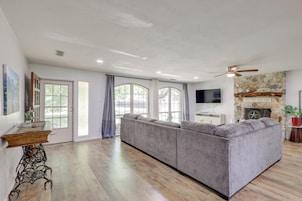 House (3 Bedrooms) | Interior