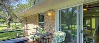 1 Mi to Lake Whitney: Morgan Home w/ Deck!