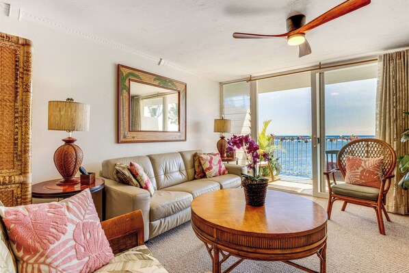 Interior - Resort Condo on Oahu: Ocean & Pool Views! (Hauula)