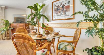 Resort Condo on Oahu: Ocean & Pool Views!